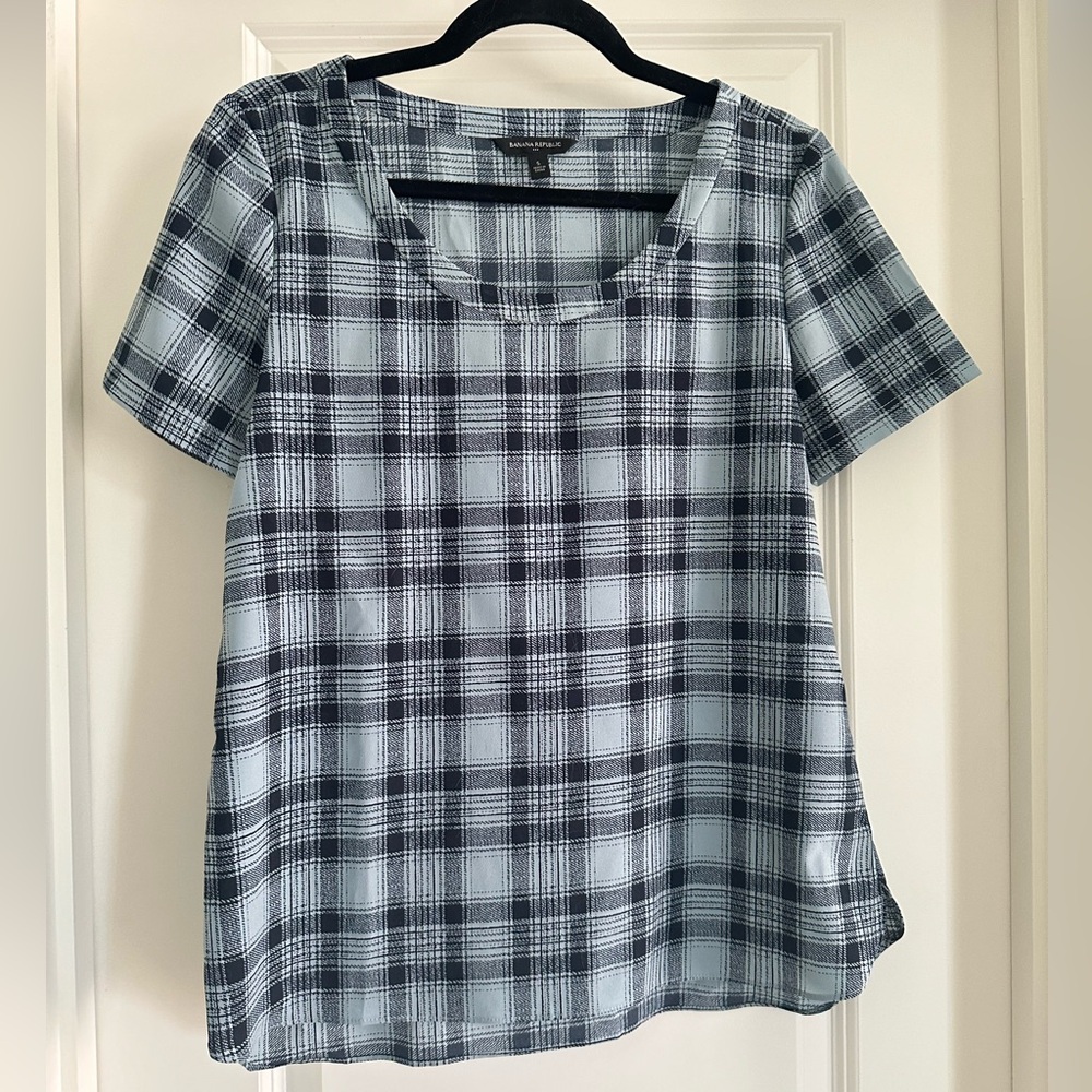 Small Banana Republic Blue and Navy Plaid Short Sleeve Top